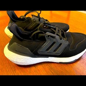 Adidas Ultraboost 22 Size 9 Women